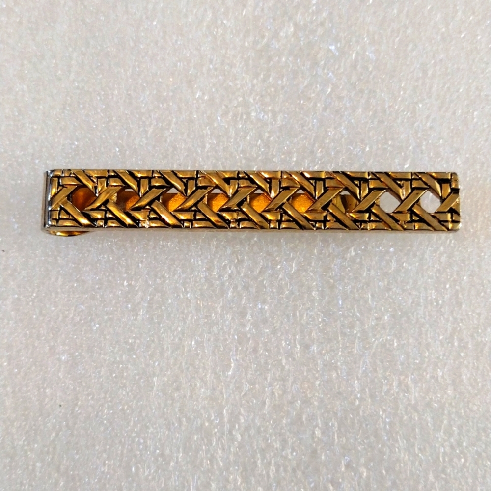 Swank tie bar.